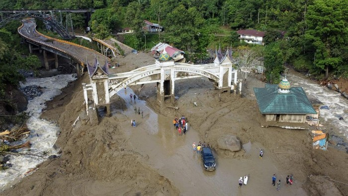 BNPB Update 770 Tewas, 463 Hilang Banjir-Longsor Sumatra 2025 — Fakta & Dampaknya
