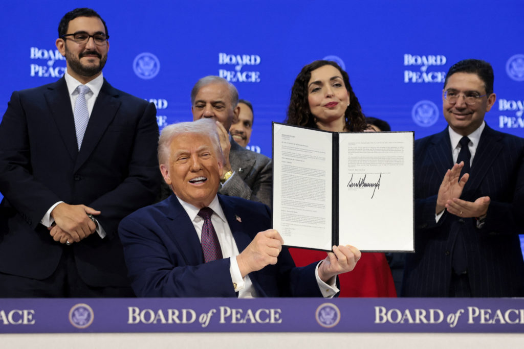 Trump Bentuk Board of Peace Gaza di Davos 2026